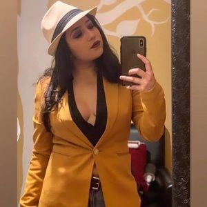 Meet your Posher, Maria jose